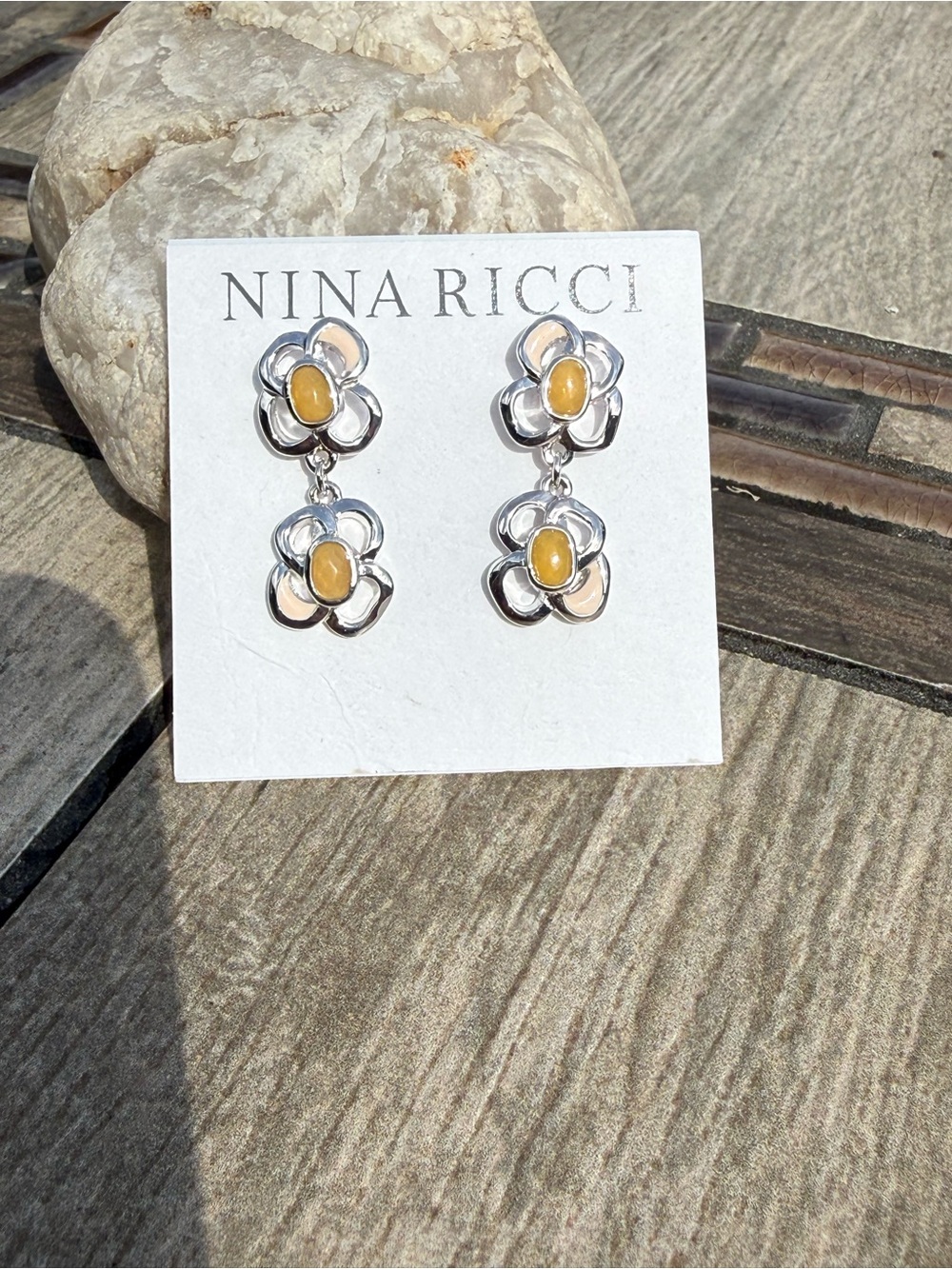 NWT Vintage Nina Ricci double-flower drop earrings Luxury